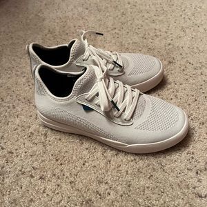 NWOT White Waterproof Vessi Sneakers in Women’s Size 9